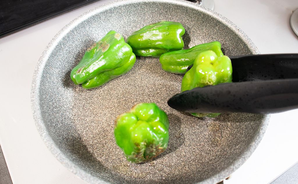 丸ごと食べ切り 夏野菜レシピ_ピーマンの種・わたごと焼き浸し_作り方3