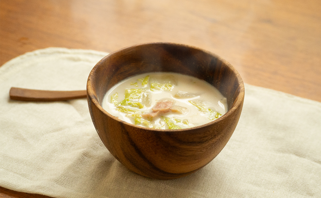 体の芯からあたたまる丸ごと冬野菜レシピ_白菜丸ごとミルクスープ